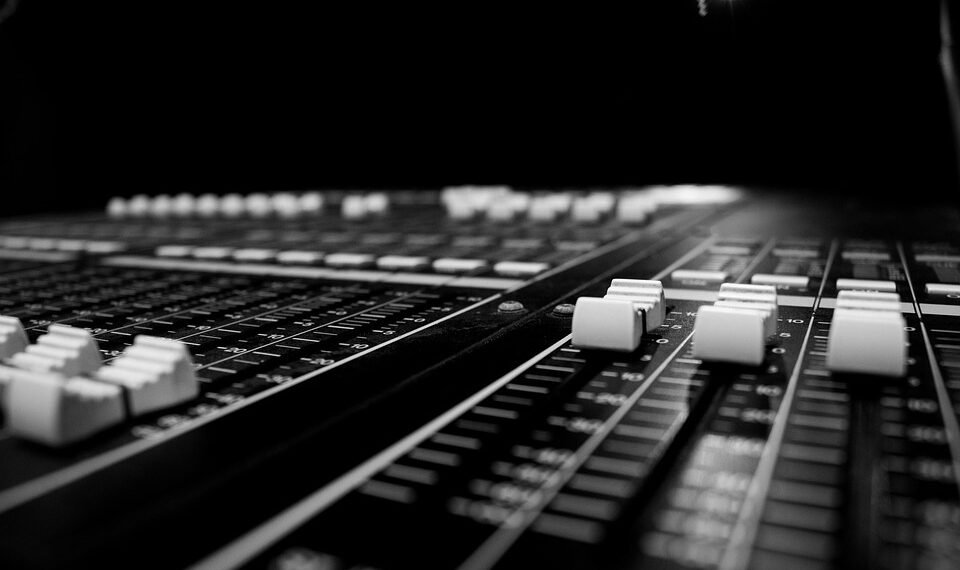 how the nervous system controls