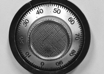 how the nervous system controls