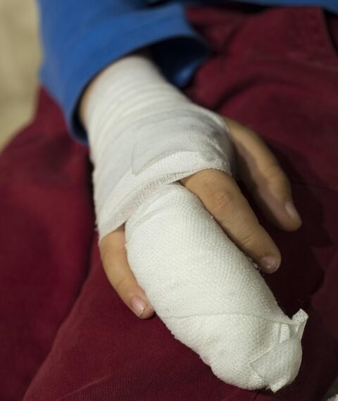 basics of first aid for common injuries