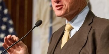 how political debates shape public opinion