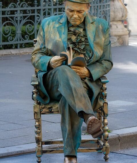 role of public administration in society