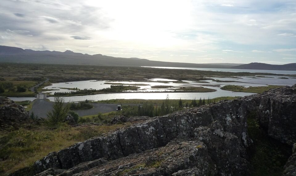 how earthquakes happen plate tectonics explained