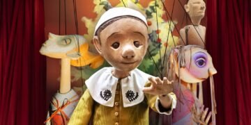 Theatre's Enchanting Craft Faces Threat of Extinction, Warn Experts