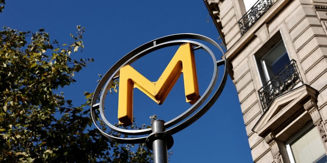 Three Women Stabbed in Paris Metro Stations: Investigation Underway