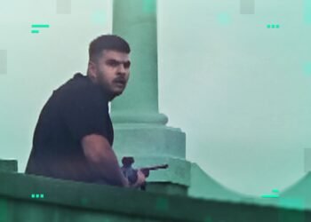 Timeline Revealed: Bondi Beach Shooting Terror Attack Unfolds in Videos