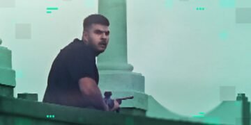 Timeline Revealed: Bondi Beach Shooting Terror Attack Unfolds in Videos