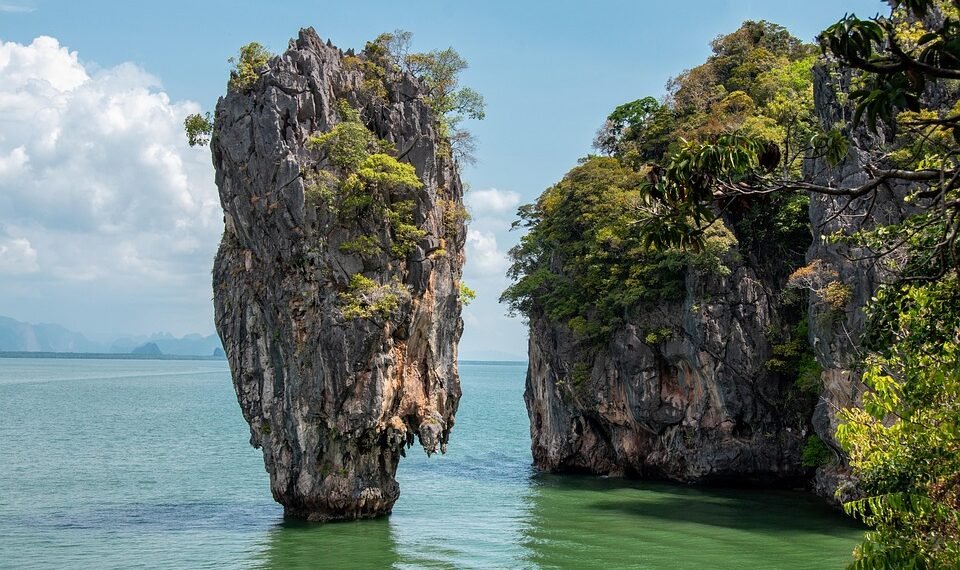 history of james bond film franchise