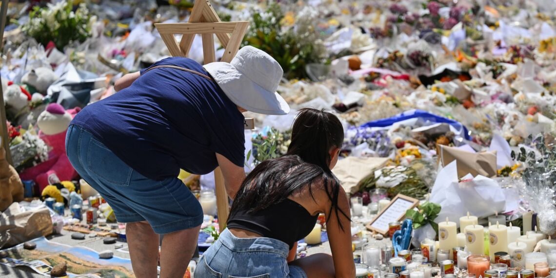 UK Chief Rabbi Says Bondi Terror Attack Leaves Jewish Community Heartbroken