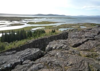 how earthquakes happen plate tectonics explained