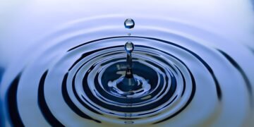 gravity explained using newtonian theory