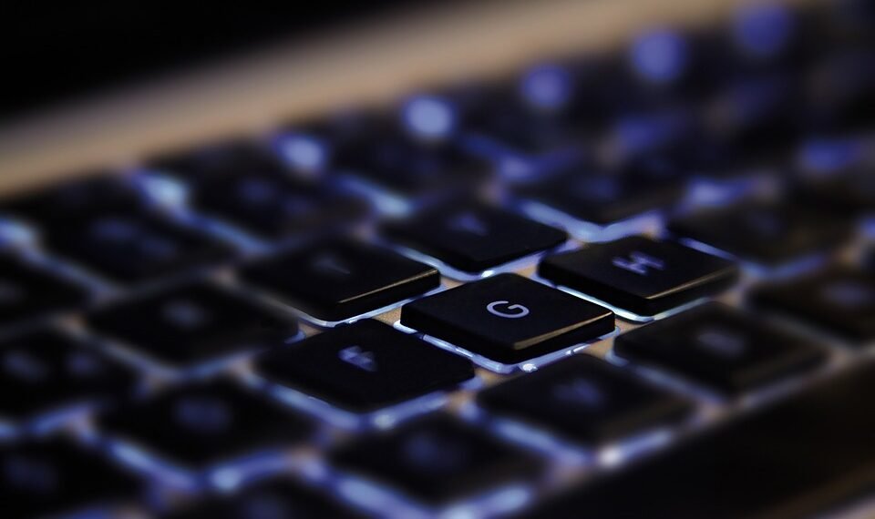 how quantum computing works at a conceptual level