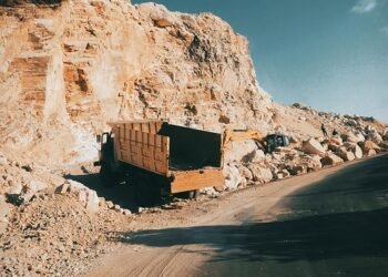 how ozone layer protects earth from radiation