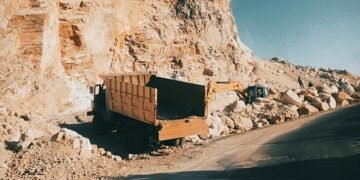 how ozone layer protects earth from radiation