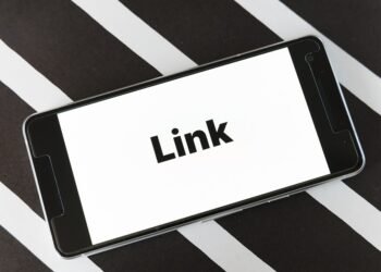 structure of a URL and how the web works