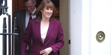 AJ Bell Chief Warns Reeves's Cash ISA Reforms May Fail to Deliver Results