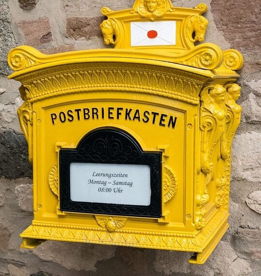 history of box office tracking and reporting