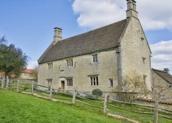 introduction to Newton’s law of universal gravitation