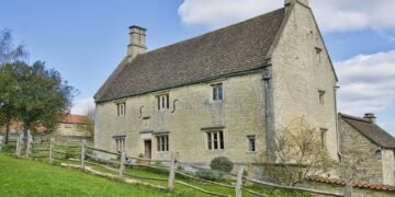 introduction to Newton’s law of universal gravitation