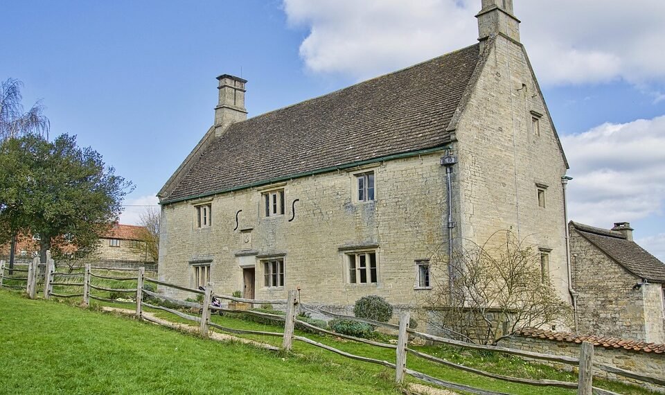 introduction to Newton’s law of universal gravitation