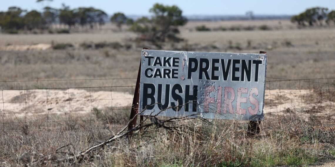 Australian Bushfires Prompt Evacuations and School Closures Amid Catastrophic Conditions