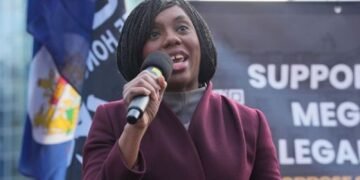 Badenoch Cautions Backbenchers Amid Growing Concerns Over Potential Defections