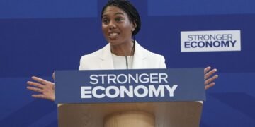 Badenoch: Tories Must Embrace Right Ideals While Connecting with Majority Voters