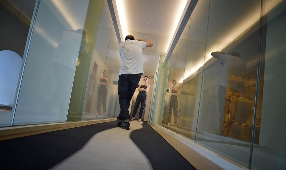 how fashion weeks work behind the scenes