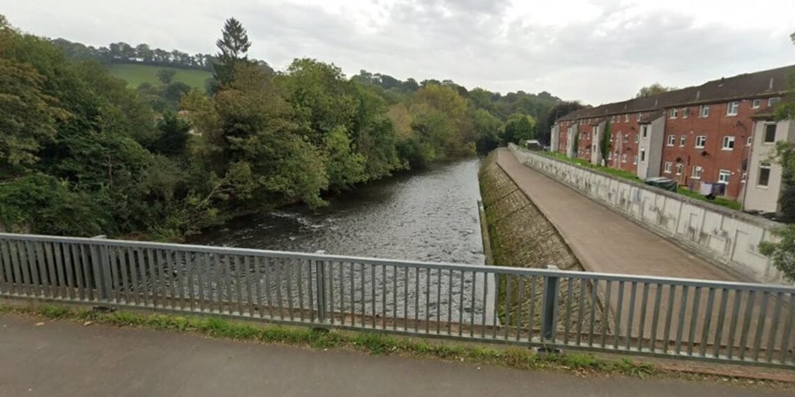 Body Discovered in Search for Missing Kayaker in UK Waters