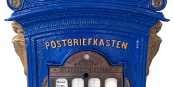 history of box office tracking and reporting