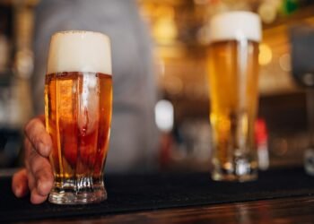 Concerns Grow as Over 500 UK Pubs at Risk of Closure This Year