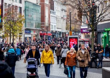 December Sales Surge as Consumers Turn to Record-Breaking Gold and Silver