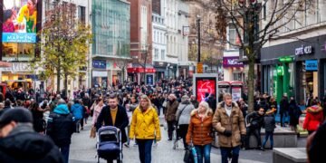 December Sales Surge as Consumers Turn to Record-Breaking Gold and Silver