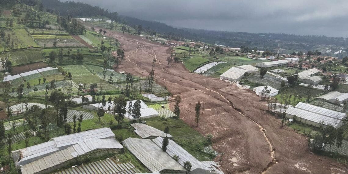 Dozens Missing as Landslide in Indonesia's Java Island Claims 25 Lives