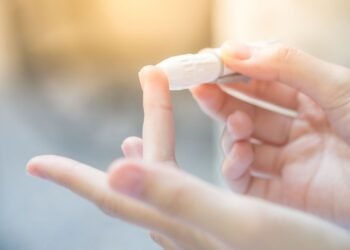 Experts Envision Revolutionary Impact of Finger Prick Blood Test on Alzheimer's Diagnosis