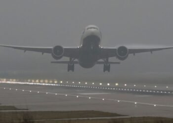 Fog Warning Issued by Met Office, Potential Flight Disruptions Expected in UK