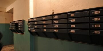 history of box office tracking and reporting