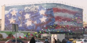 Iran Unveils Mural Signalling Warning Against US Military Action