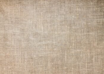 difference between natural and synthetic fabrics