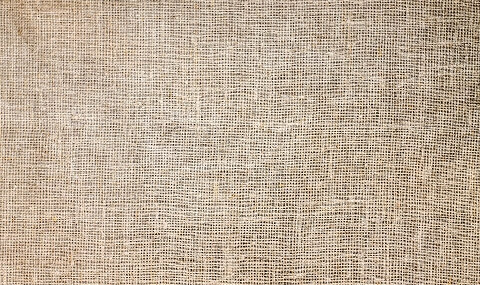 difference between natural and synthetic fabrics