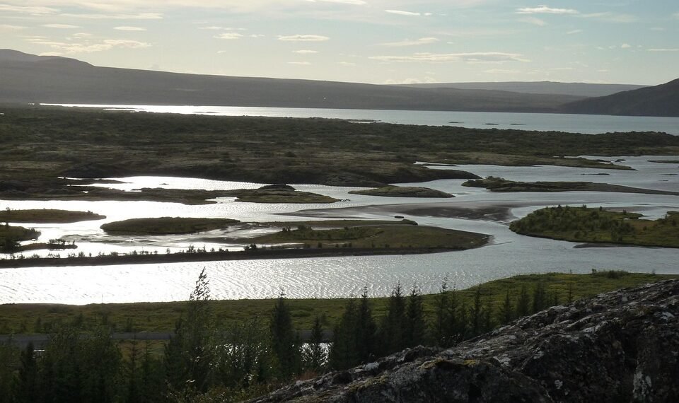how earthquakes happen plate tectonics explained