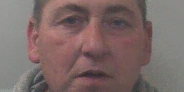 Police Search for Escaped Robber from Island Prison in UK