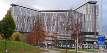 Scotland's Health Secretary Faces Questions on Queen Elizabeth Hospital's Safety