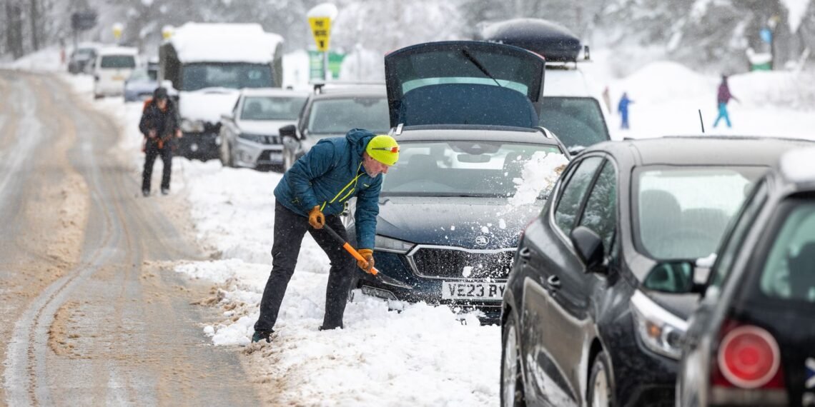 Storm Goretti Brings Snow Warnings Across Britain, Up to 30cm Expected