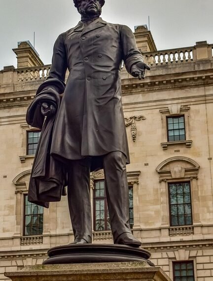 how the uk parliament works explained