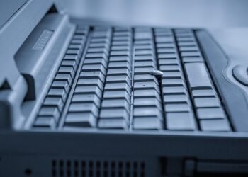 difference between hardware and software basics