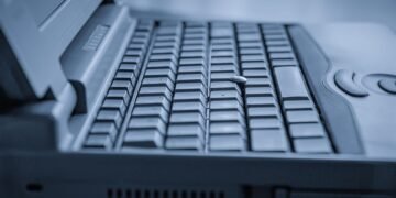 difference between hardware and software basics