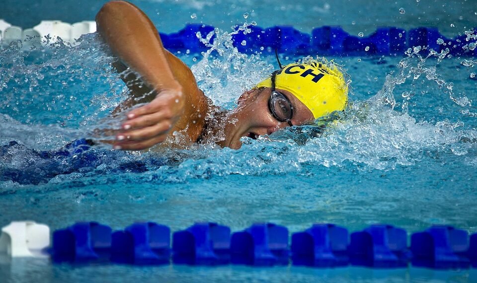 how swimming techniques differ by stroke