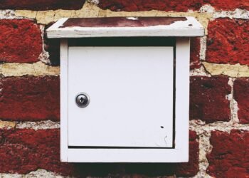 history of box office tracking and reporting