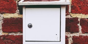 history of box office tracking and reporting