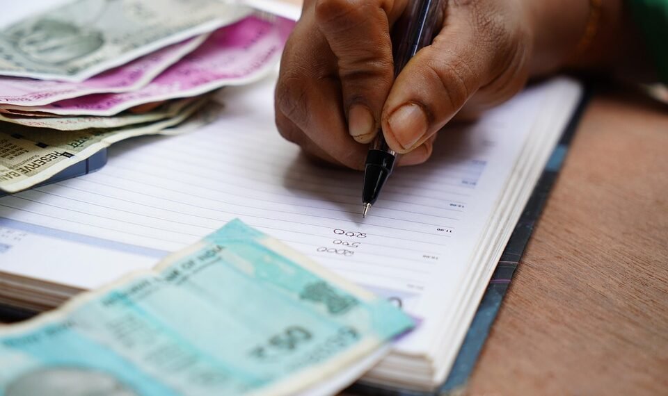 how interest rates affect business borrowing